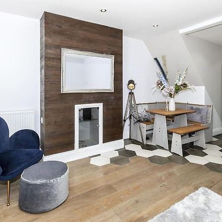 Lovely 2-Bed In Windsor Free Parking, 1 Mile From Legoland Extérieur photo