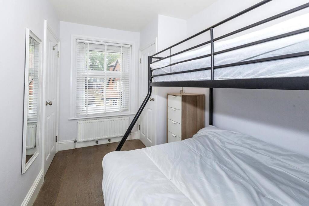 Lovely 2-Bed In Windsor Free Parking, 1 Mile From Legoland Extérieur photo